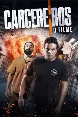 Dois homens, um preso e um guarda, em um cenário de prisão em chamas. O clima é intenso e cheio de ação.
