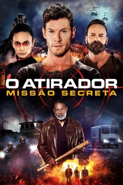 Pôster de ação. Três personagens intensos. Homem com taco de beisebol. Explosões, helicópteros e cenário urbano caótico.