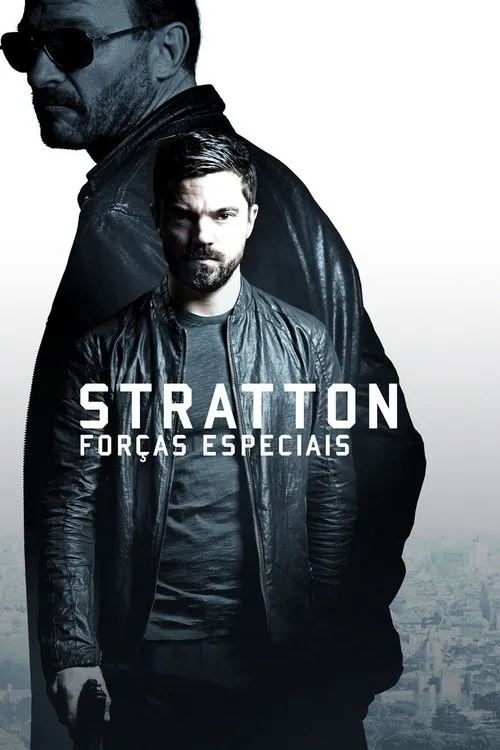 Pôster de filme mostrando dois homens com jaquetas de couro,um na frente e outro parcialmente atrás dele. A cidade é vista ao fundo. Tem uma atmosfera sombria e intensa.