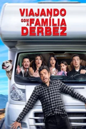 Uma família, criança e cachorro em um motorhome branco com expressões cômicas de pânico. Um homem parece cair da frente do veículo. Cenário azul.