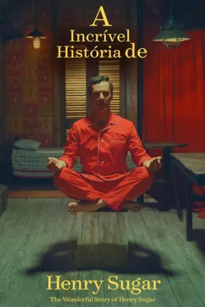 Um homem de pijama vermelho levita em pose meditativa num quarto rústico. Ele tem um olhar direto, em uma atmosfera misteriosa e calma.