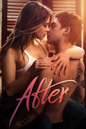 Jovem casal em pose íntima, quase se beijando. Ela usa um top branco, ele está sem camisa, exibindo tatuagens. Luz quente cria clima romântico.