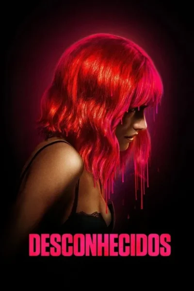 Mulher de perfil, com cabelo vermelho vibrante gotejando como tinta. Fundo escuro com luz rosa. Clima misterioso.
