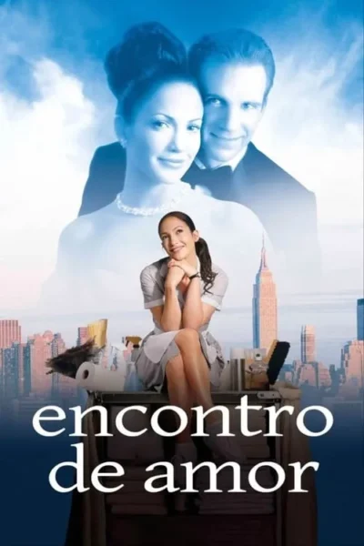 Pôster: Mulher de camareira sorri sobre carrinho, com skyline de NY. Acima, um casal elegante e etéreo em azul. Clima de romance e esperança.