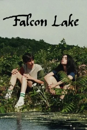 Pôster: Dois jovens sentados à beira de um lago, cercados por folhagem verde. O garoto olha para o lado; a garota tem olhos fechados. Clima sereno.