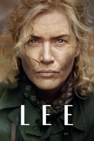 Mulher loira de cabelo bagunçado, rosto marcado e expressão séria, olhar intenso. Veste casaco verde. Clima dramático e realista.