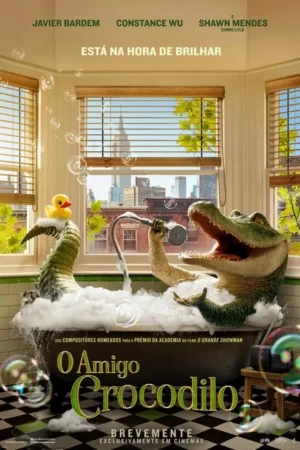 Um crocodilo verde canta na banheira cheia de espuma, usando o chuveiro como microfone. Pato de borracha e bolhas. Vista de cidade ao fundo, clima alegre.