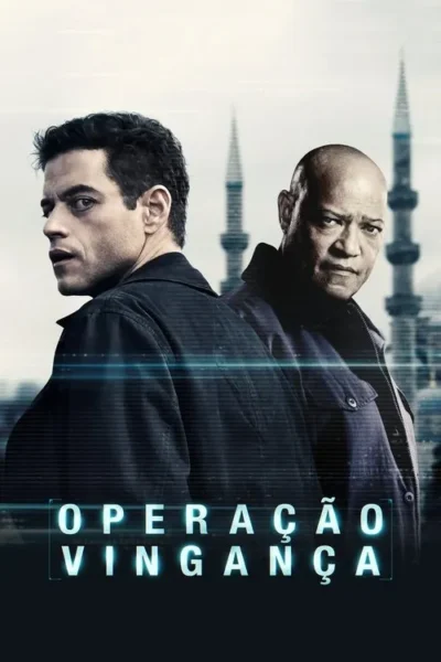 Dois homens com jaquetas escuras. Um jovem olha para trás, o outro mais velho encara. Fundo desfocado com torres de mesquita. Clima tenso.