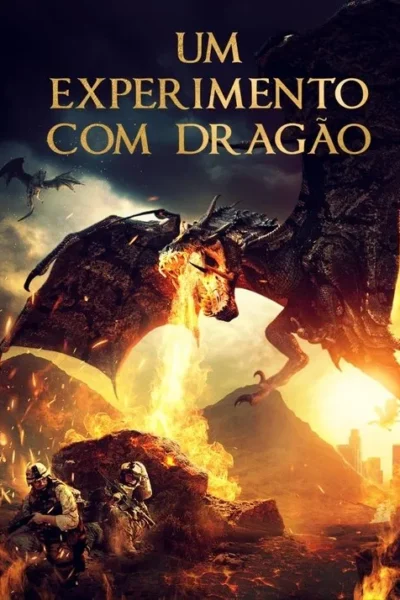Dragão colossal cospe fogo em dois soldados. Cenário de destruição ardente com cidade ao fundo. Clima de ação e perigo.