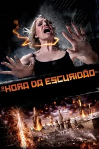 Mulher loira gritando,desintegrando-se com energia laranja. Abaixo,uma cidade está em ruínas e chamas sob um céu escuro.