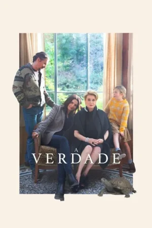 Quatro pessoas (duas mulheres, um homem, uma menina) e uma tartaruga posam em uma sala com vista para o jardim. Clima familiar e sereno.