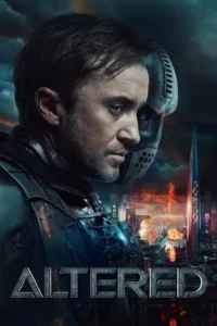 Homem sério com máscara parcial em armadura futurista,olhando para cidade distópica iluminada sob céu tempestuoso. Clima sombrio.