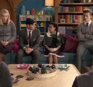 As Crônicas de Evermoor – T01E22: Novas Chamas
