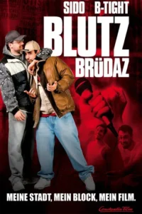 Dois homens com roupas urbanas posam. Fundo vermelho com microfone e silhuetas sorridentes. Clima hip-hop.