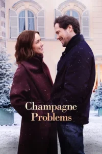 Mulher de casaco vinho e homem de casaco azul,sorrindo um para o outro. Cenário de inverno festivo com neve caindo.