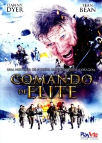 Rosto sujo de soldado gritando em close-up. No fundo,paraquedistas,tropas armadas correndo e explosões em cenário nevado de guerra.