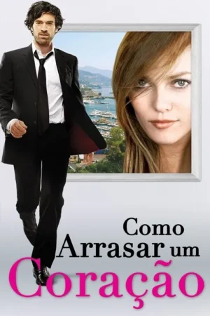 Um homem de terno escuro caminha. Ao lado, quadro com mulher de olhar intenso e fundo de porto ensolarado. Poster de comédia romântica.