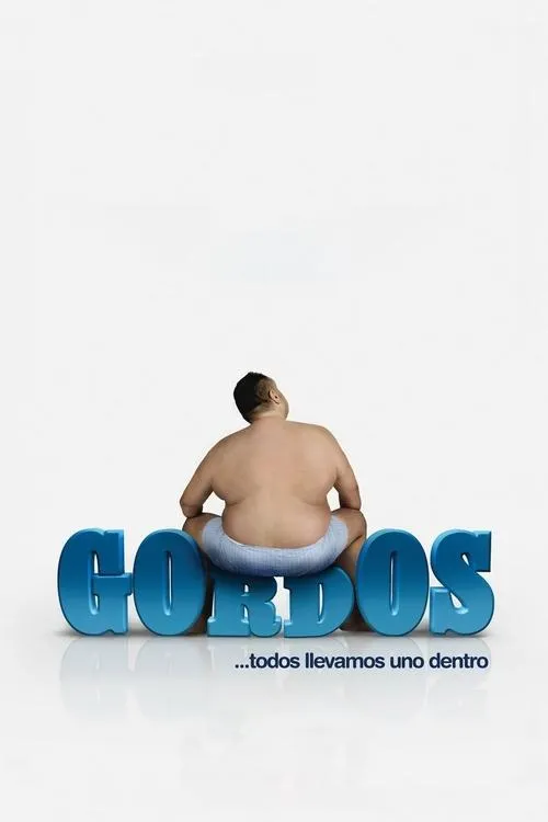 Homem corpulento de costas, apenas de cueca, sentado sobre letras 3D azuis volumosas em fundo branco minimalista.