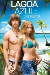 Um jovem casal em uma praia paradisíaca. Ele sem camisa,ela de biquíni e shorts,de mãos dadas. Céu azul e palmeiras.