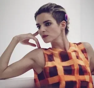 Limbo – T01E09: Bilionária