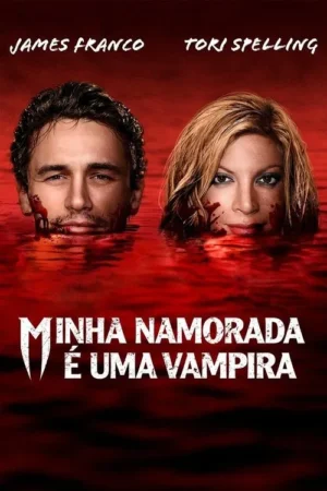 Pôster de filme: Um homem e uma mulher com rostos manchados de vermelho emergem de um líquido que lembra sangue. Atmosfera sombria.
