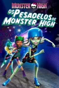 Três garotas-monstro patinando em uma pista de roller derby. Elas usam capacetes e roupas esportivas coloridas,com uma multidão no fundo.