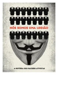 Pôster com estética granulada. Máscara de Guy Fawkes central e fileiras de ternos pretos vazios. Clima de protesto e anonimato.