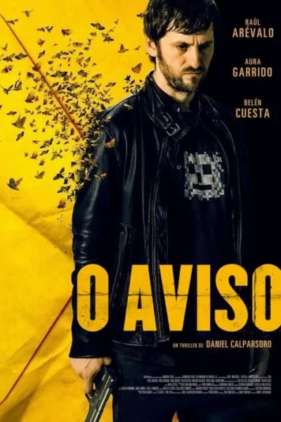 Pôster: Homem barbudo sério de jaqueta preta segura uma arma. Mariposas esvoaçam de seu ombro em fundo amarelo e preto.