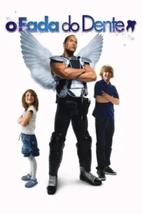 Homem musculoso com asas de fada e traje futurista,ladeado por um menino e uma menina sorridentes. Fundo branco. Clima divertido.