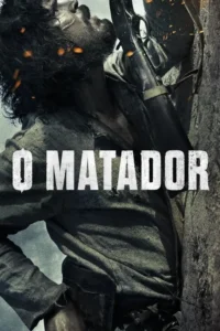 Homem barbudo de cabelo longo, em roupas surradas, empunha um rifle para cima. Fagulhas voam em cenário rochoso e árido. Clima sombrio e de ação.