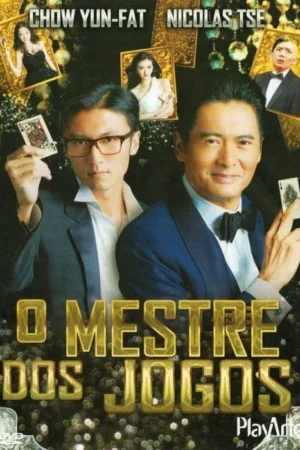 Dois homens asiáticos elegantes com cartas. Fundo escuro com brilhos e retratos dourados. Clima de jogos e luxo.