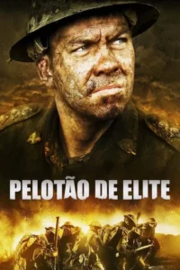 Pôster de guerra. Rosto de soldado sujo e cansado,olhando tenso. Abaixo,tropas avançam em batalha com fogo e fumaça.