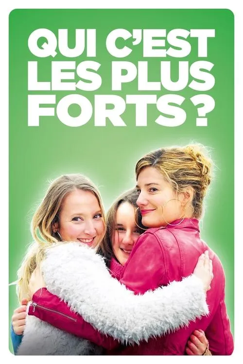 Qui c'est les plus forts ? 1 Três mulheres jovens e sorridentes abraçam-se contra um fundo verde liso. Uma de casaco branco,outra de rosa. Clima alegre e de amizade.