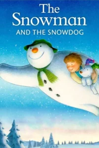 Um boneco de neve, um menino e um cão branco sorriem enquanto voam por um céu noturno azul com neve. Paisagem invernal com pinheiros.