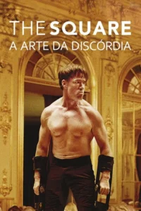 Homem musculoso sem camisa com expressão tensa,segurando apoios de braço,em um luxuoso salão dourado.