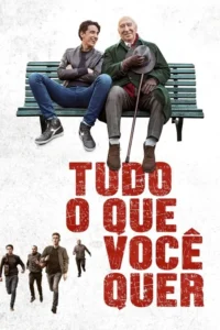 Um jovem e um idoso sorrindo num banco verde. Abaixo,quatro jovens correm. Fundo branco granulado. Atmosfera alegre e dinâmica.