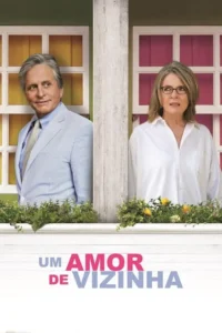 Um homem sorridente e uma mulher surpresa espreitam de janelas coloridas separadas,com jardineiras de flores. Clima leve.