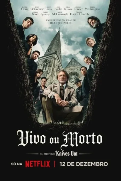 Grupo de pessoas olha para uma cova. Um detetive agacha nela, olhando para cima. Igreja gótica e céu sombrio no fundo. Atmosfera de mistério.