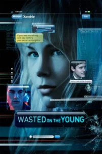 Rosto feminino central em pôster digital. Tela fragmentada exibe mensagens urgentes e fotos de jovens, sugerindo drama e suspense online.