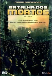 Um homem armado sobre um caminhão em uma cidade destruída,cercado por uma multidão de mortos-vivos. Clima sombrio de sobrevivência.