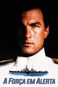 Rosto sério de um homem em uniforme naval branco,metade na sombra. Um navio de guerra em águas azuis tranquilas sob ele.