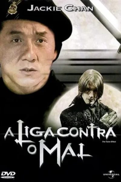 Pôster escuro: Homem sério de boina e jovem de cabelo claro com mãos em riste contra lua cheia, com espada. Clima de ação e suspense.