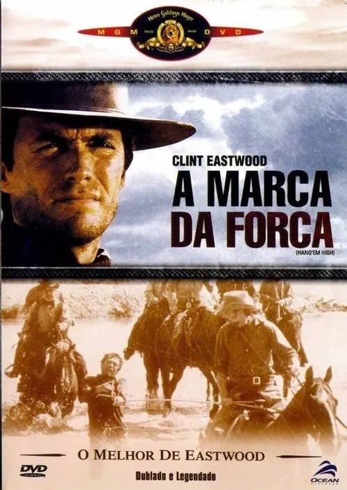Close-up de um homem sério em chapéu de cowboy. Abaixo,cowboys a cavalo em rio com um homem na água. Cena de faroeste dramática.