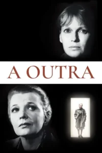 Duas mulheres em close-up P&B, uma jovem e outra mais velha, com expressões pensativas. Uma mulher de casaco surge em um retângulo luminoso. Clima misterioso.