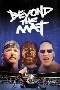 Pôster de wrestling com três rostos (um mascarado, um de óculos) acima de um ringue. Dois lutadores e plateia; atmosfera dramática e chuvosa.