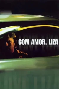 Homem sério em carro com reflexos verdes e amarelos. Ambiente noturno e misterioso,foco no perfil do motorista.