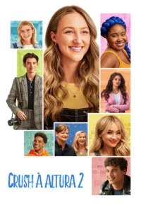 Uma jovem loira sorrindo centralmente,com 8 colegas diversos e adultos sorrindo em fundos coloridos. Clima leve e juvenil.