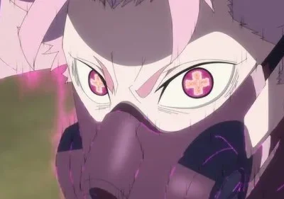 Close-up de personagem anime com cabelo rosa, máscara roxa. Olhos brilhantes com cruzes rosas irradiam energia intensa.