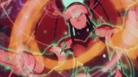 Kaiju No. 8 – T01E23:A segunda onda 1 Personagem de anime em traje vermelho futurista com capacete,emitindo brilho laranja e verde contra fundo tecnológico. Clima intenso.