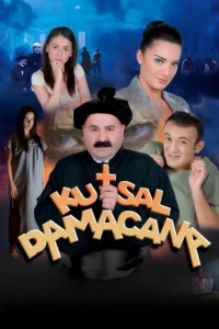 Pôster com padre,homem e mulheres em destaque. Fundo azul-escuro tempestuoso com relâmpagos,zumbis,mansão e olho gigante. Horror cômico.